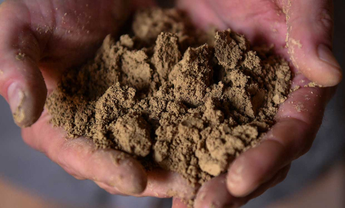 Đất hiếm là gì mà cùng là đất dưới chân, có những "cục đất" đáng giá tới cả tỷ đồng?