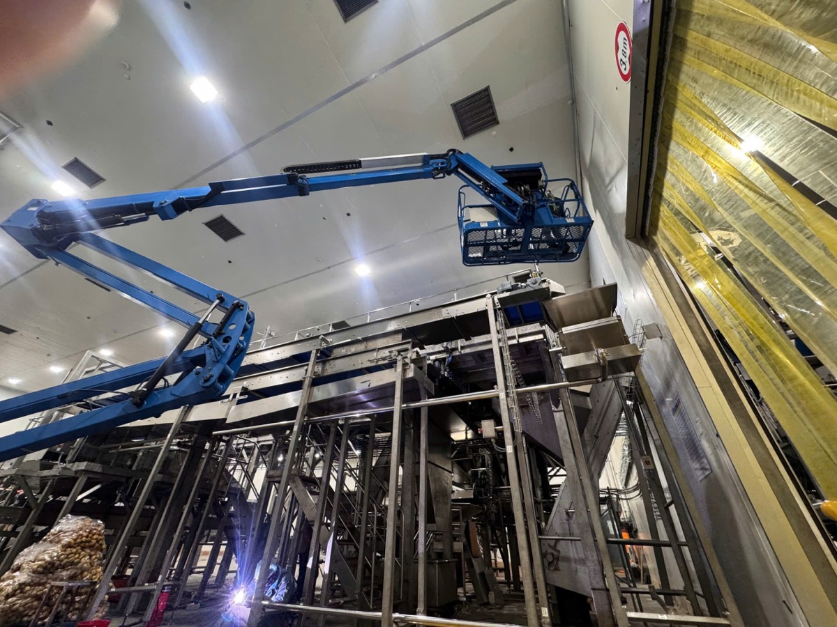 Using Boom Lift for high-altitude construction